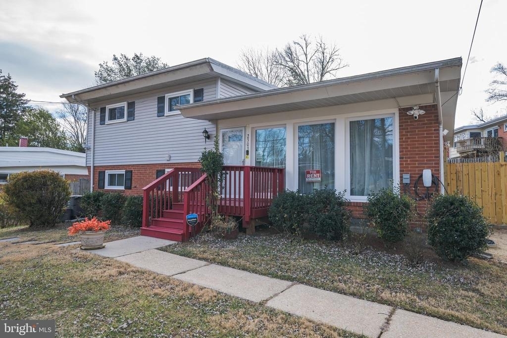 2303 Pinneberg Avenue - Photo 4