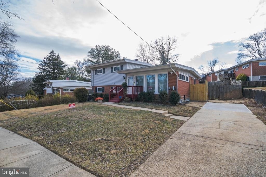 2303 Pinneberg Avenue - Photo 1