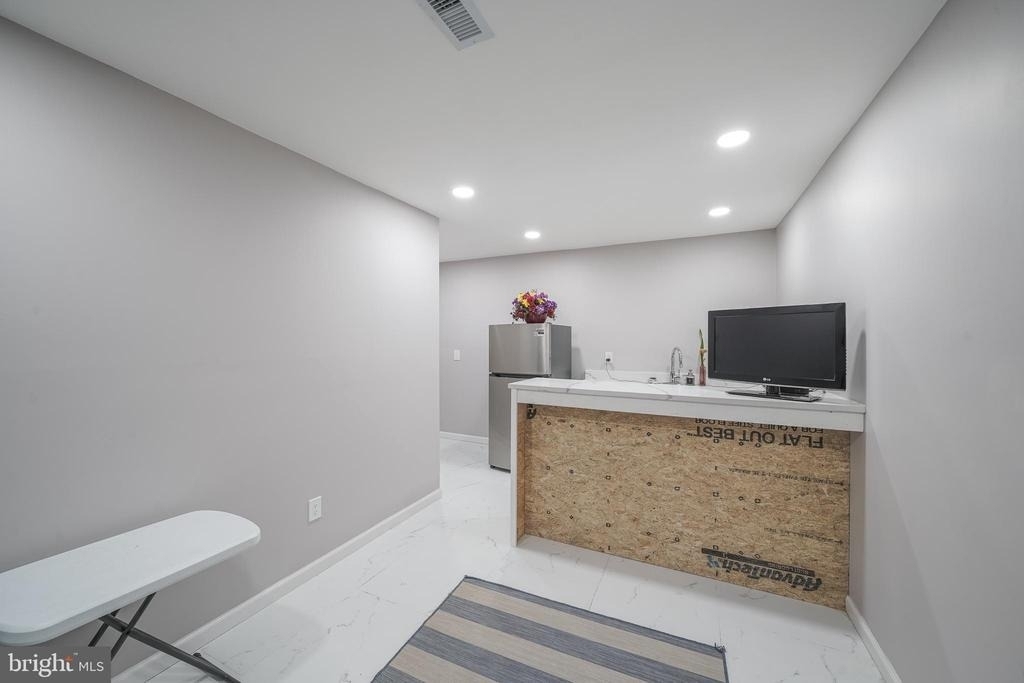 2303 Pinneberg Avenue - Photo 37