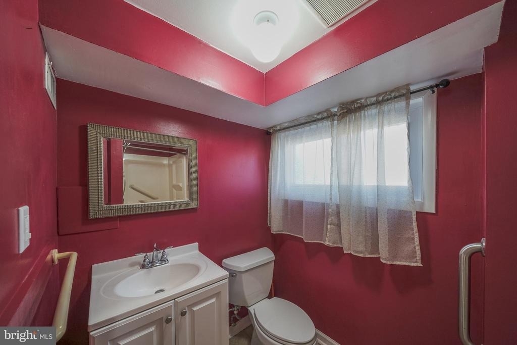 2303 Pinneberg Avenue - Photo 32