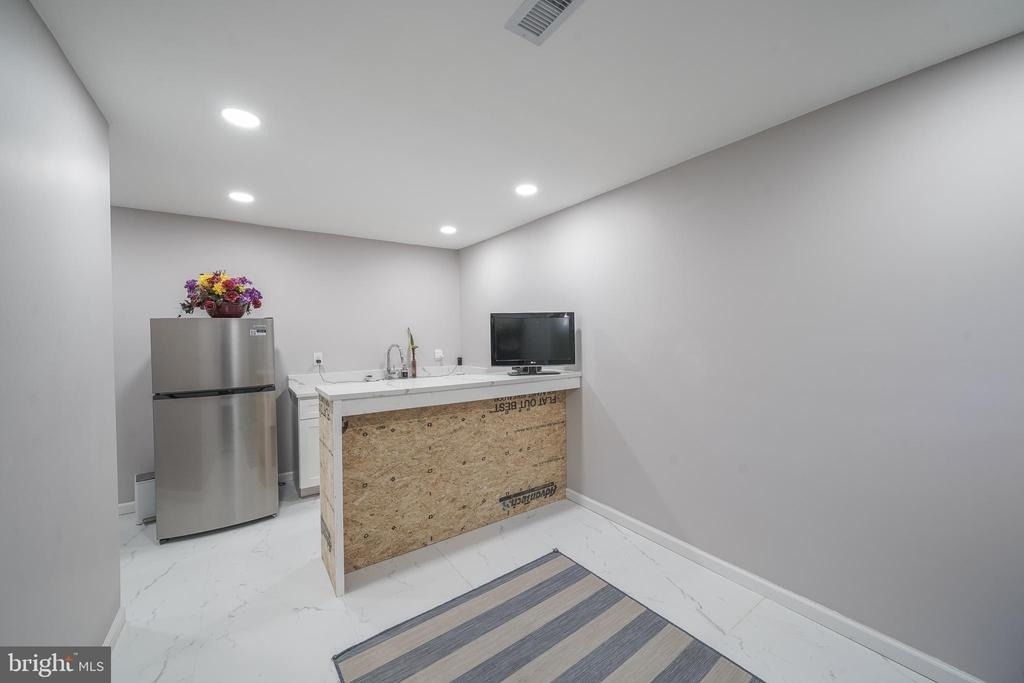 2303 Pinneberg Avenue - Photo 36