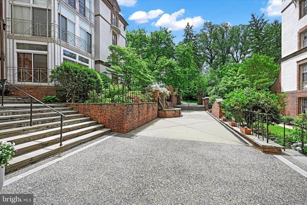 6 Upland Road - Photo 3