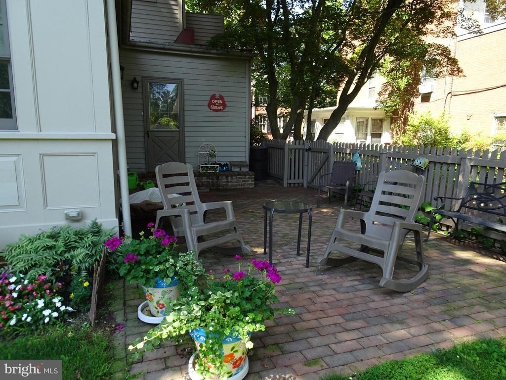411 Delaware Street - Photo 21