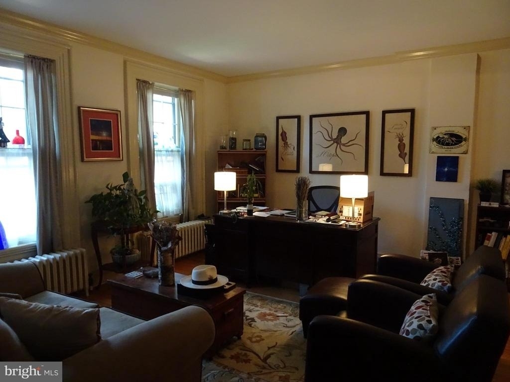 411 Delaware Street - Photo 2