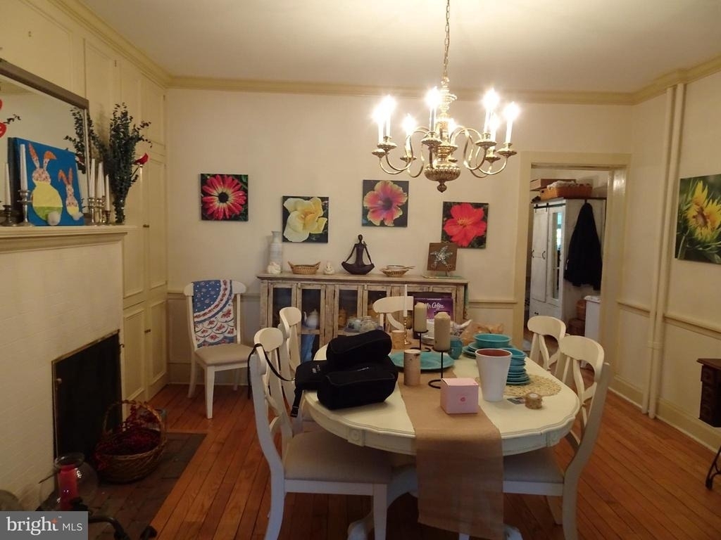 411 Delaware Street - Photo 4