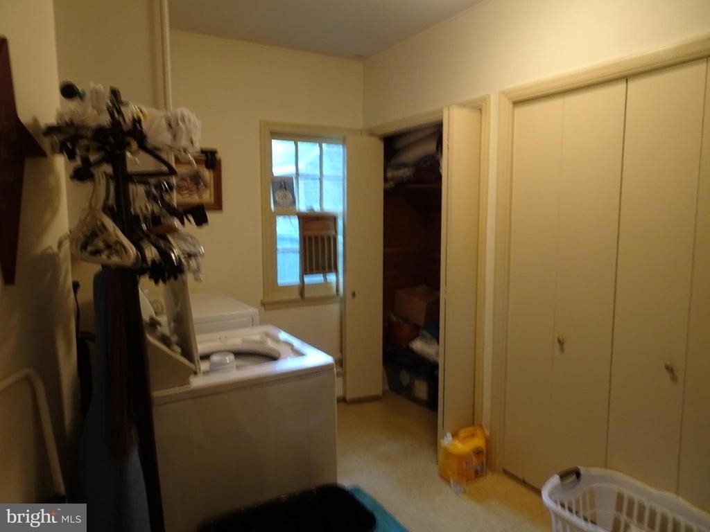 411 Delaware Street - Photo 9