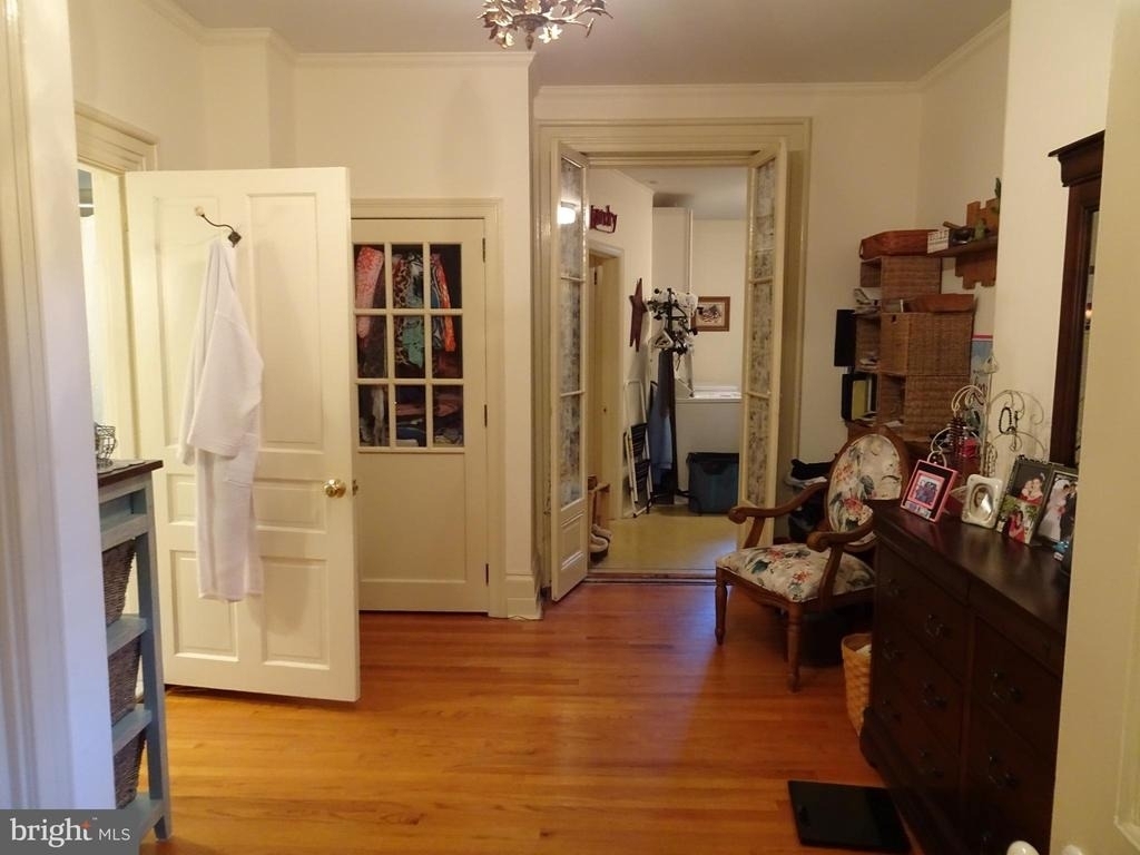 411 Delaware Street - Photo 8
