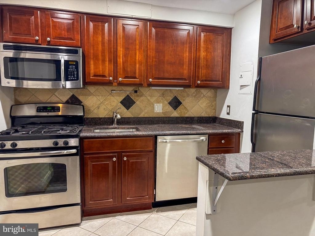 1727 Massachusetts Avenue Nw - Photo 1