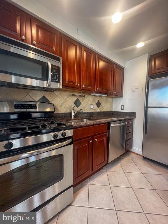 1727 Massachusetts Avenue Nw - Photo 2