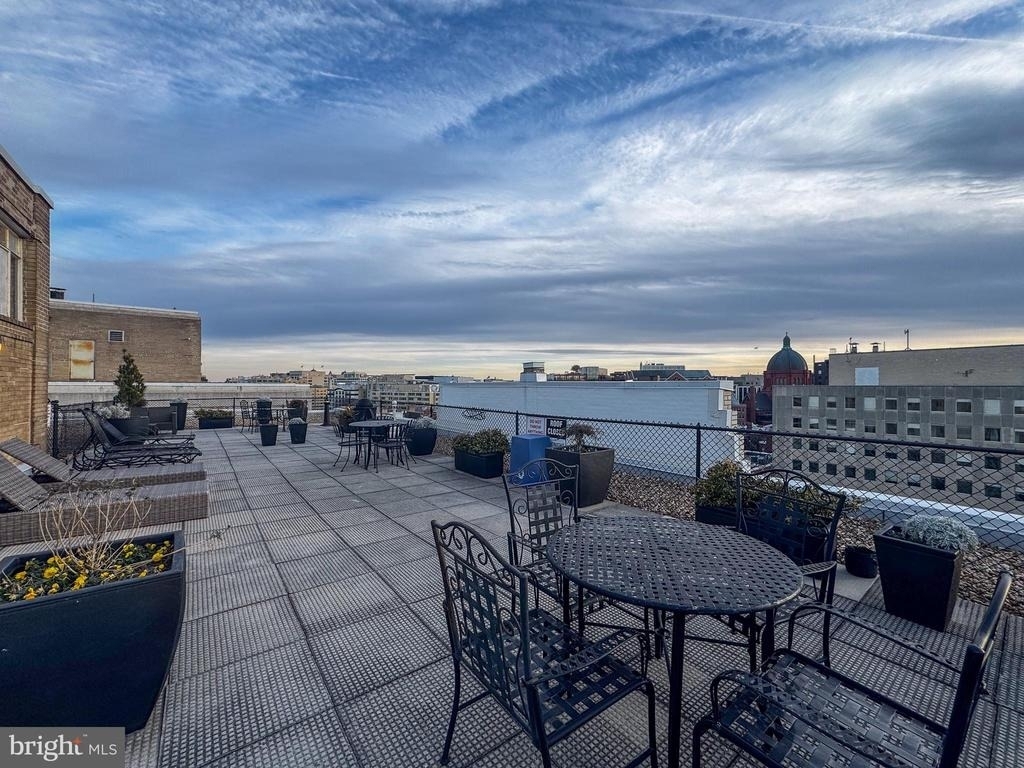 1727 Massachusetts Avenue Nw - Photo 32