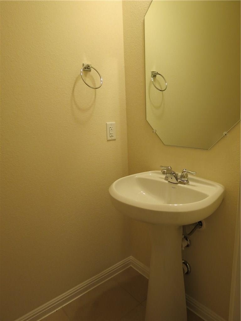 2304 S Lakeline Blvd - Photo 16