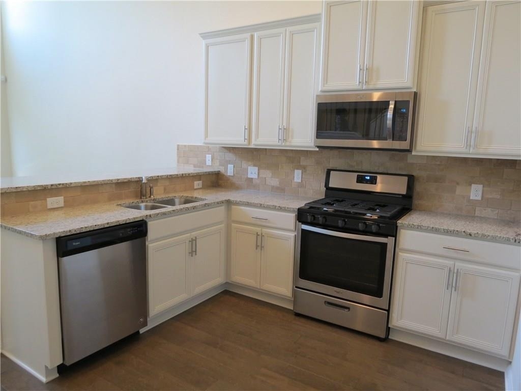 2304 S Lakeline Blvd - Photo 3