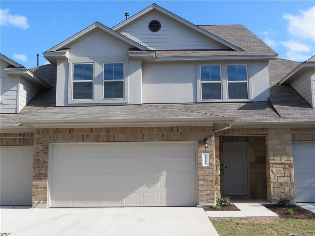 2304 S Lakeline Blvd - Photo 0