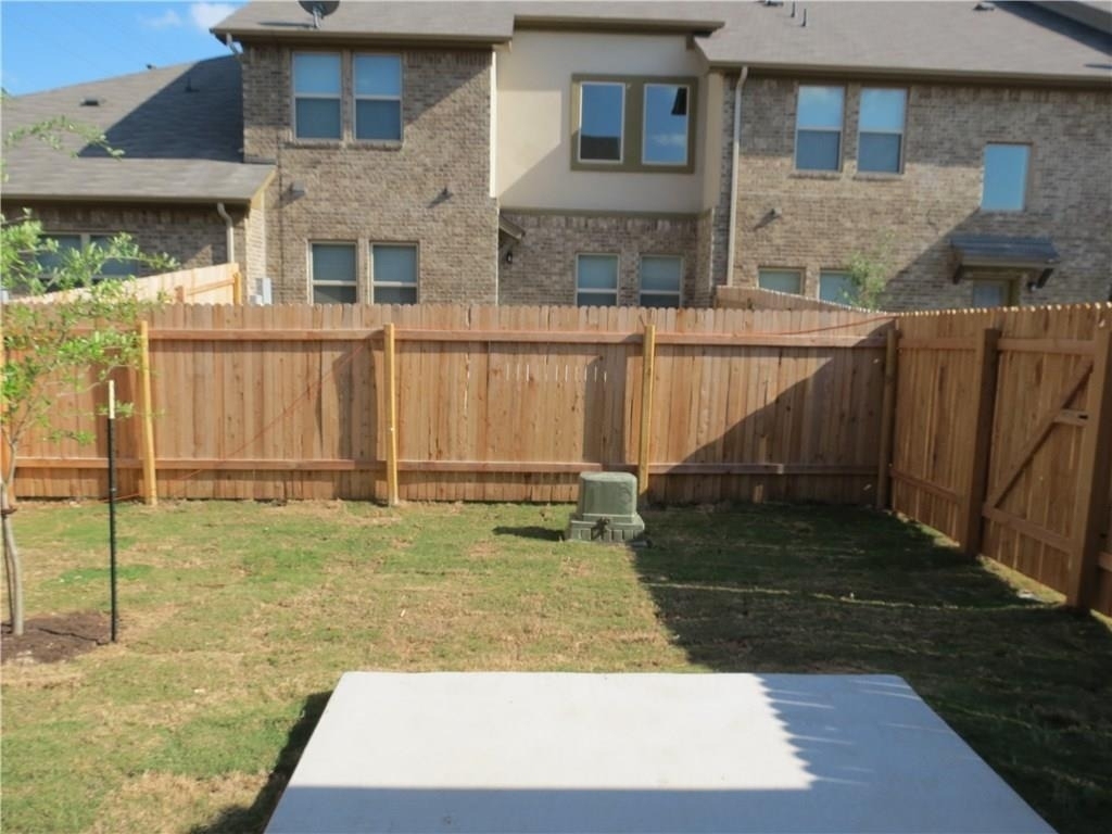 2304 S Lakeline Blvd - Photo 29
