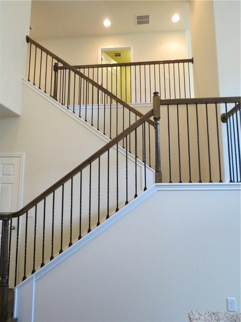 2304 S Lakeline Blvd - Photo 17