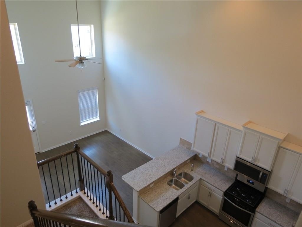 2304 S Lakeline Blvd - Photo 24