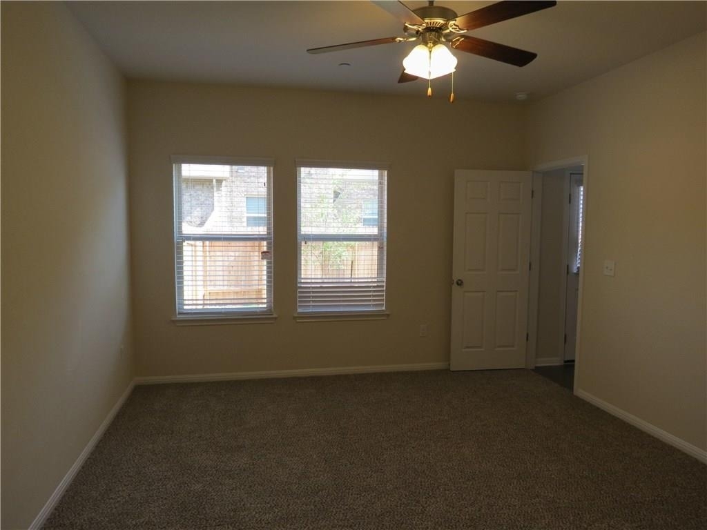 2304 S Lakeline Blvd - Photo 7