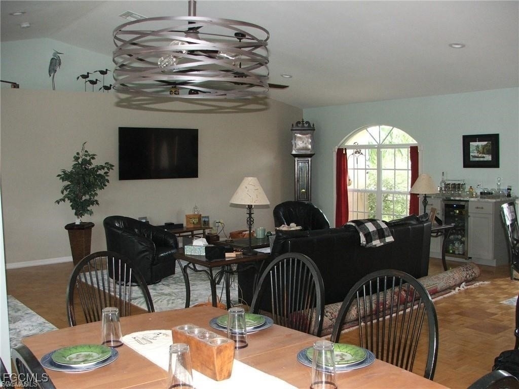 613 Se 21st Street - Photo 1