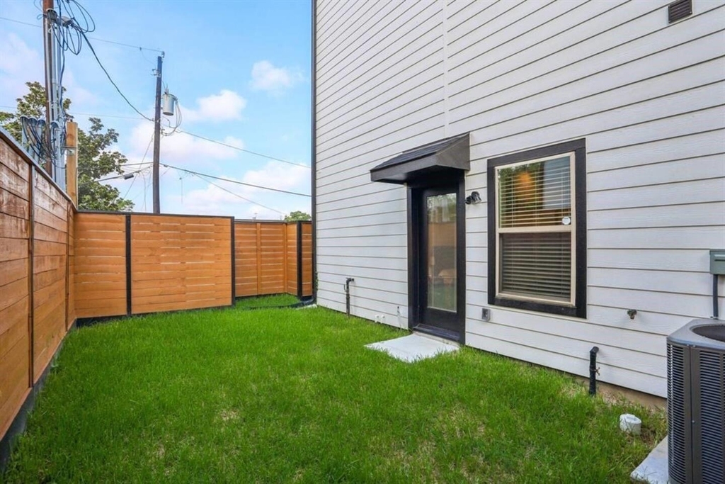 2339 Eagle St - Photo 16
