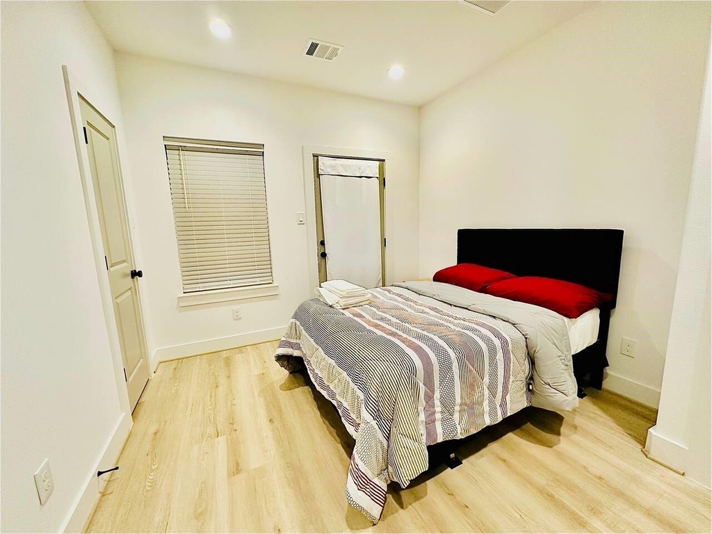 2339 Eagle St - Photo 11