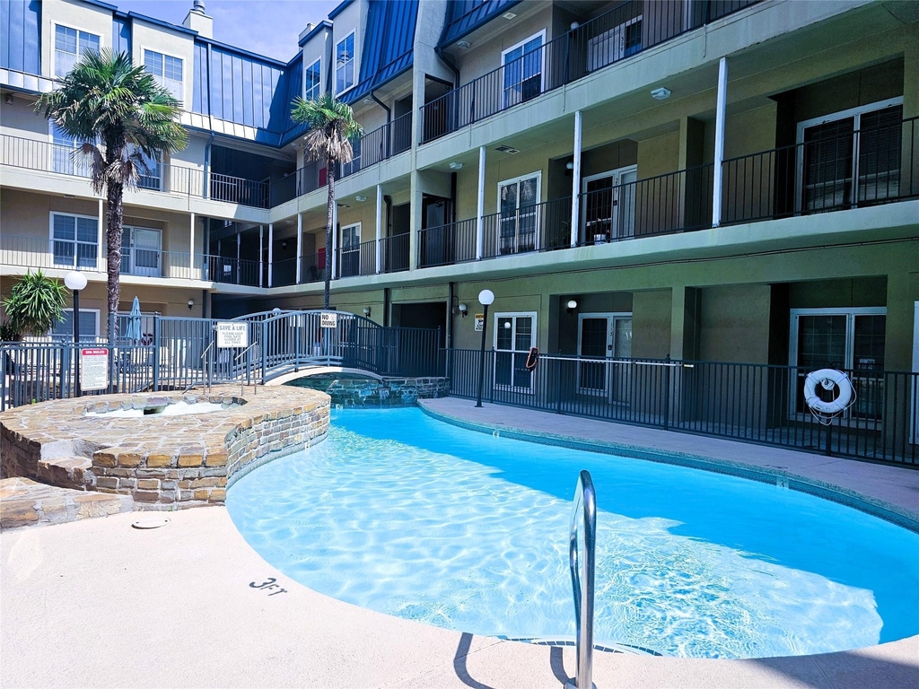 921 Marine Drive - Photo 2