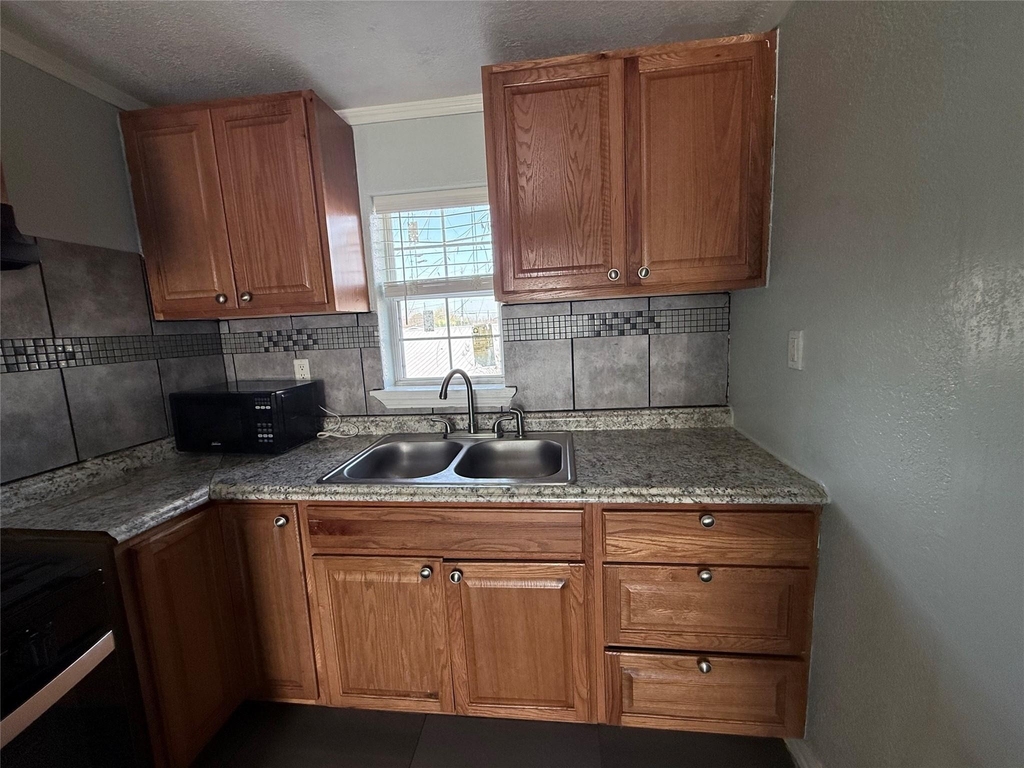 13809 Hershe Street - Photo 0