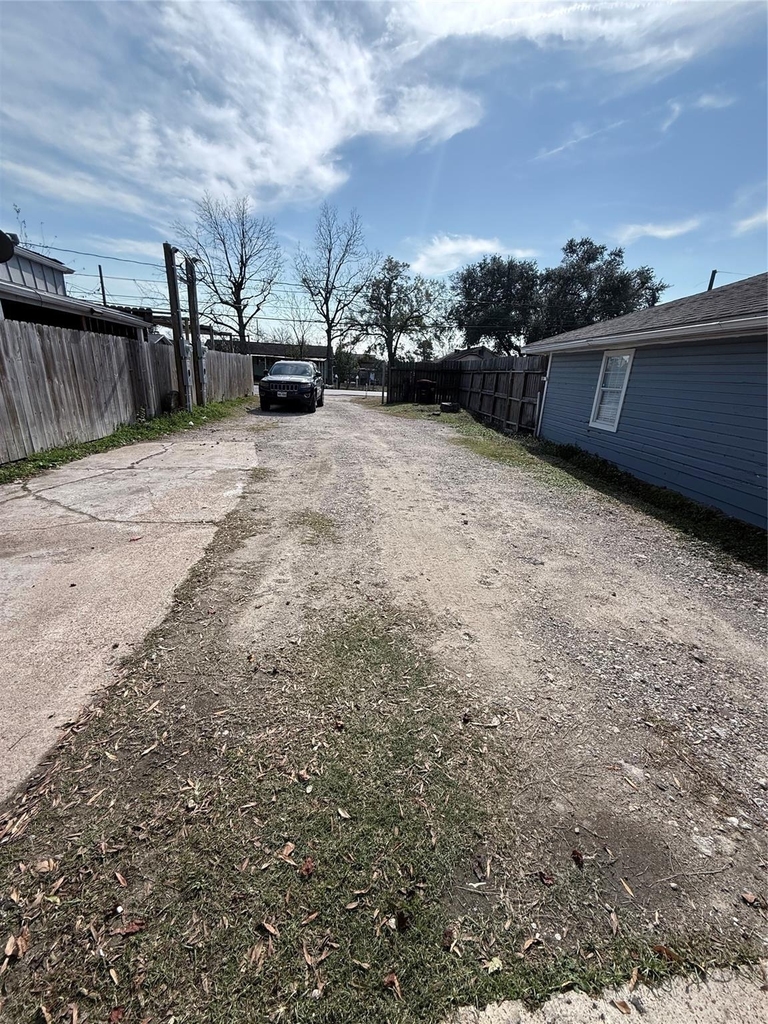 13809 Hershe Street - Photo 4