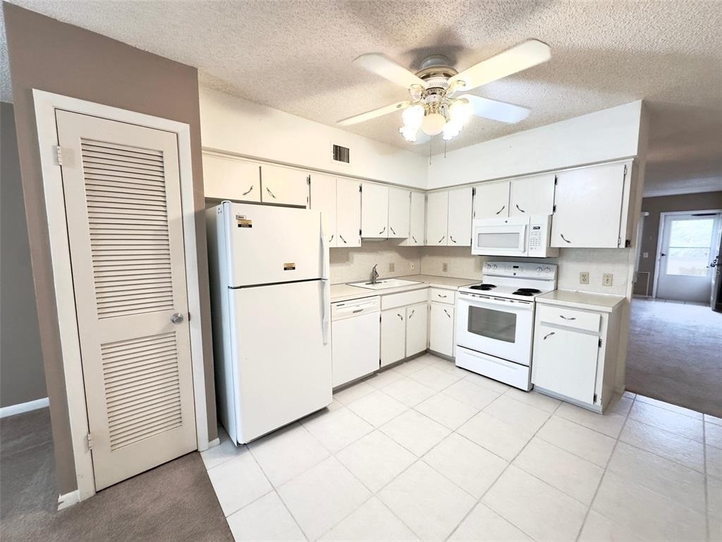 2287 Philippine Drive - Photo 2