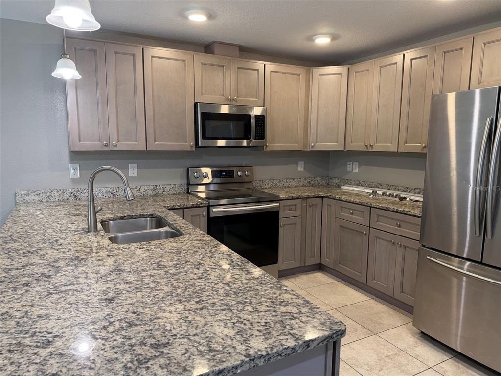 17107 Thompson Avenue - Photo 4