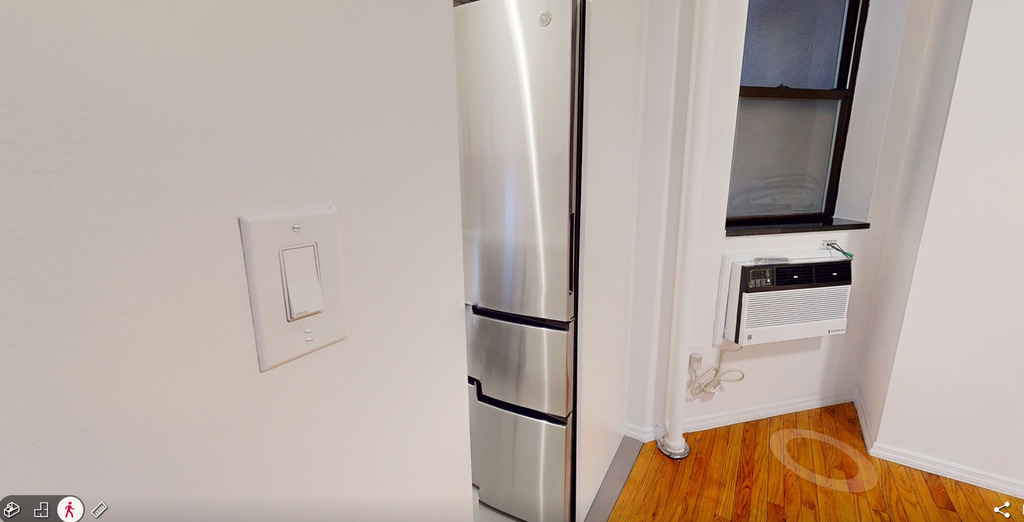 East 89th Street - Photo 3