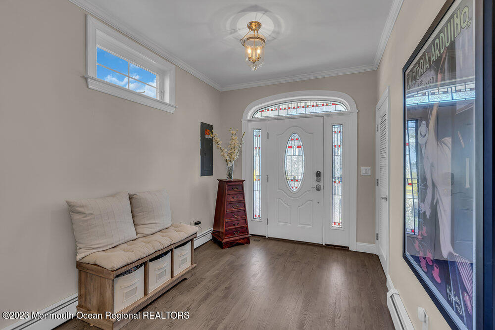 323 E Main Street - Photo 2