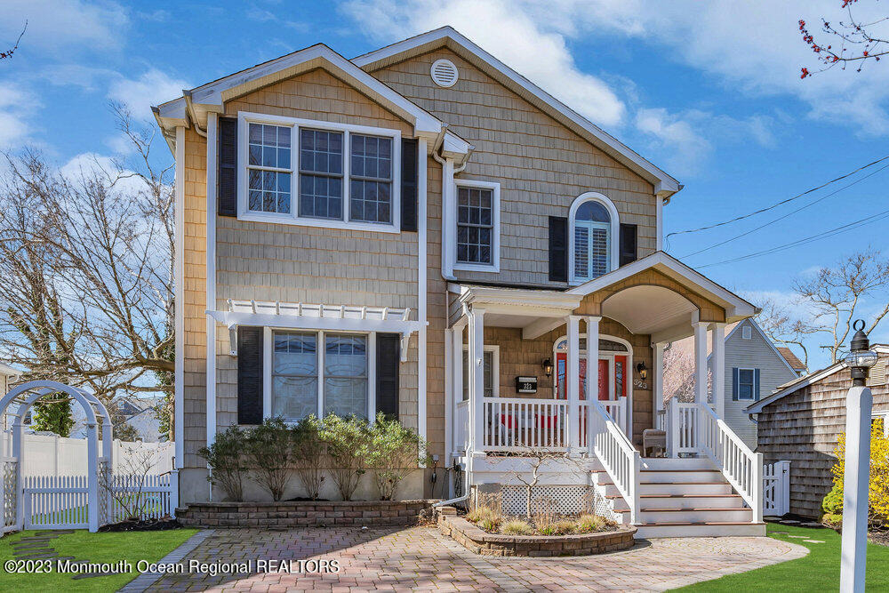 323 E Main Street - Photo 1