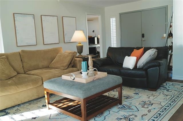 3002 Townbluff Drive - Photo 3