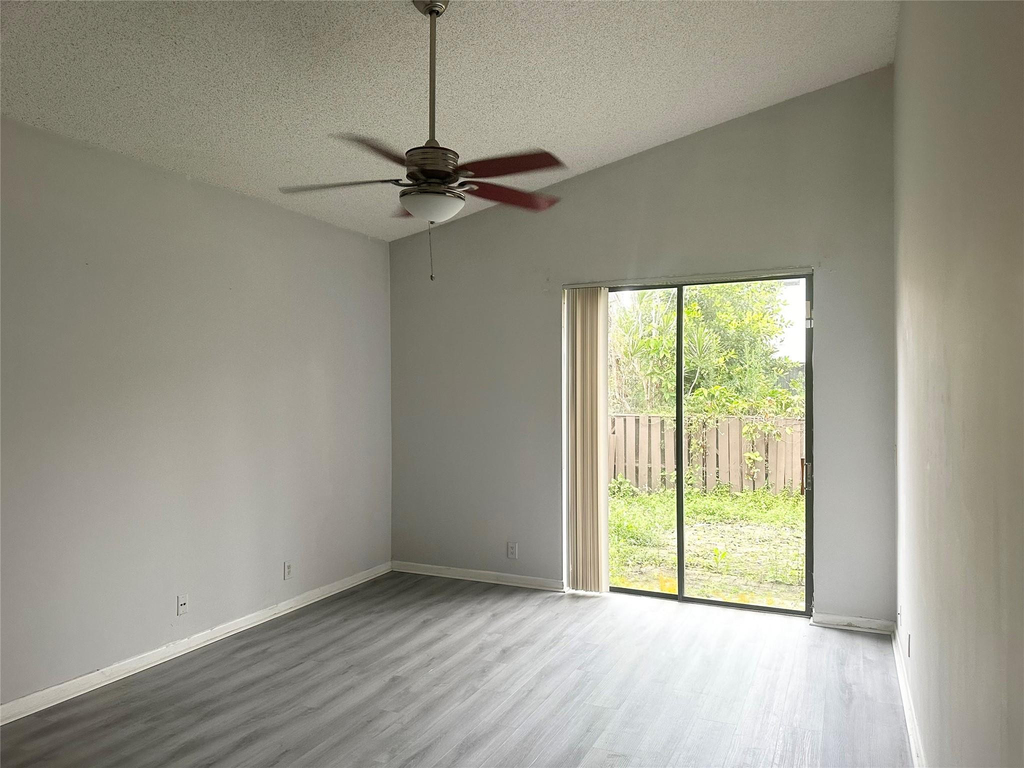 10461 Nw 12th Court - Photo 14