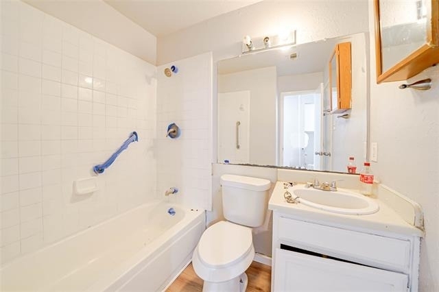 633 Carriagehouse Lane - Photo 7