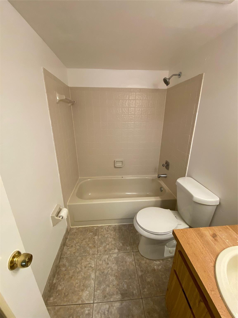 848 Twin Lakes Drive - Photo 7