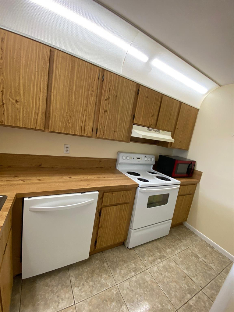 848 Twin Lakes Drive - Photo 1