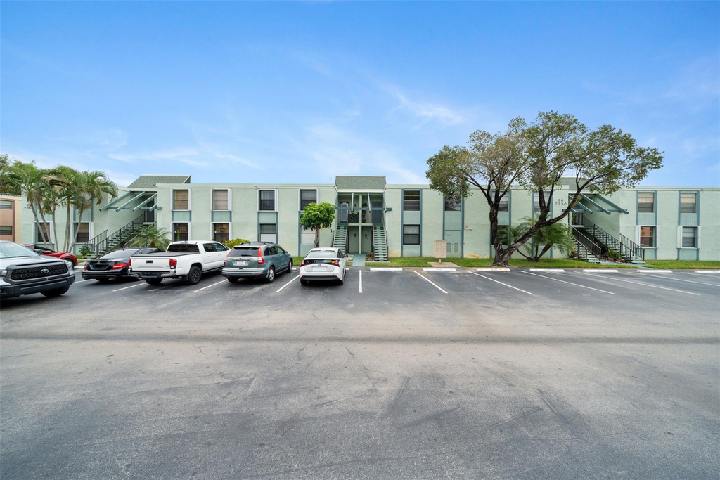 7350 Nw 18th Street - Photo 1