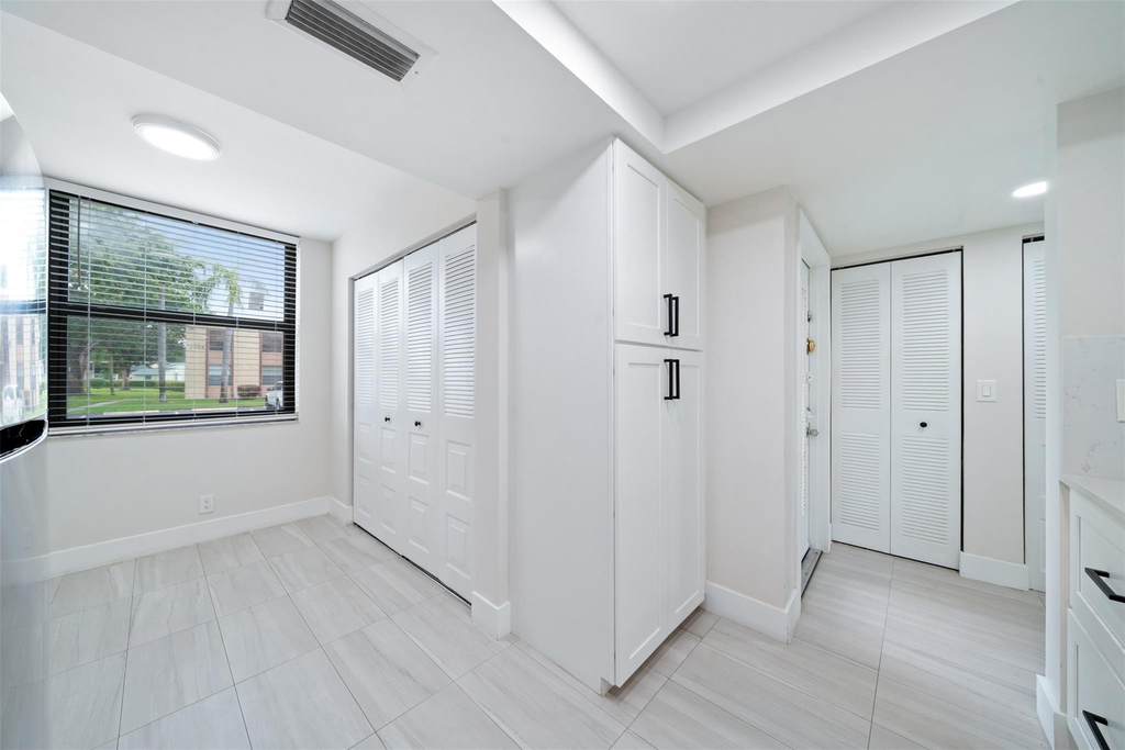 7350 Nw 18th Street - Photo 5