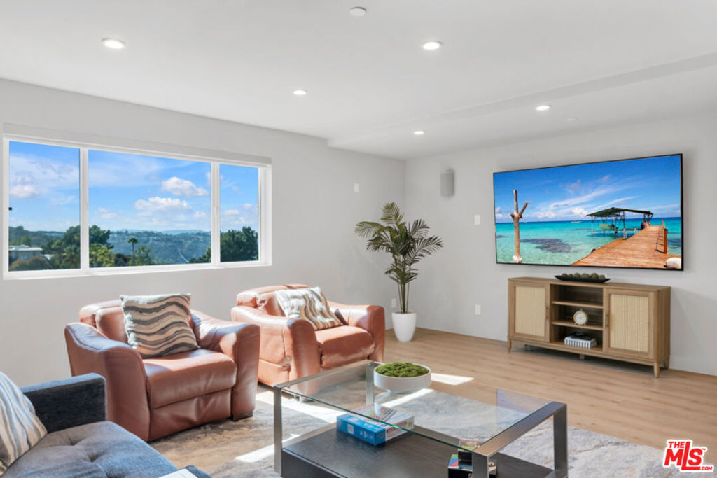 7966 Mulholland Drive - Photo 22