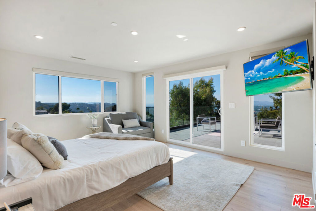 7966 Mulholland Drive - Photo 28
