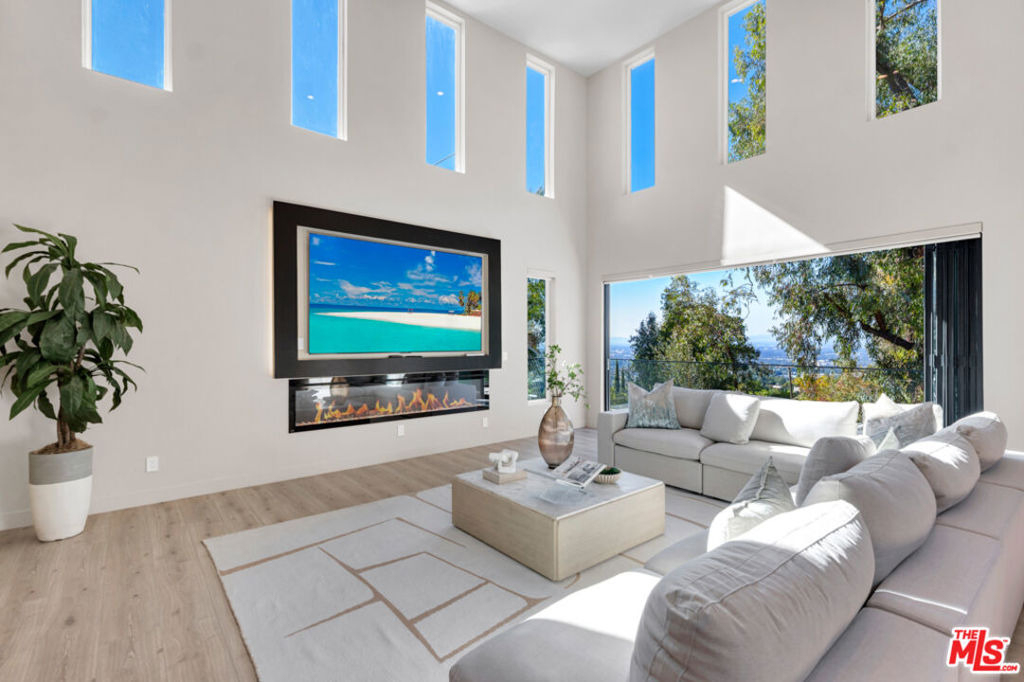 7966 Mulholland Drive - Photo 7