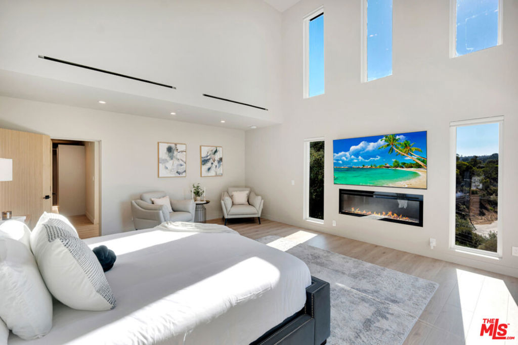 7966 Mulholland Drive - Photo 13