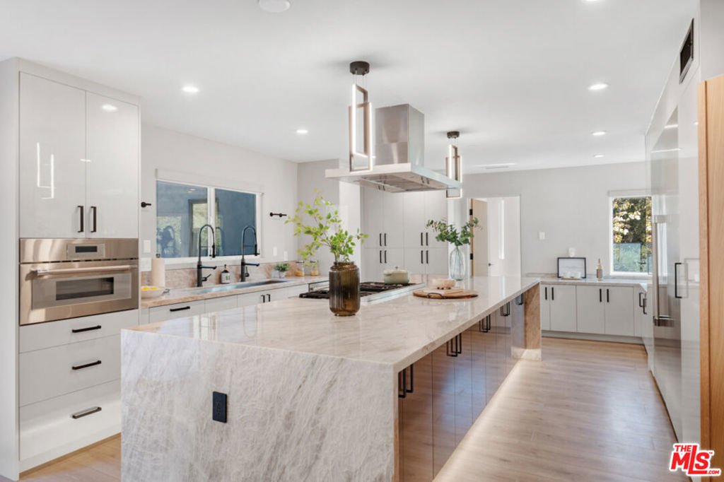 7966 Mulholland Drive - Photo 9