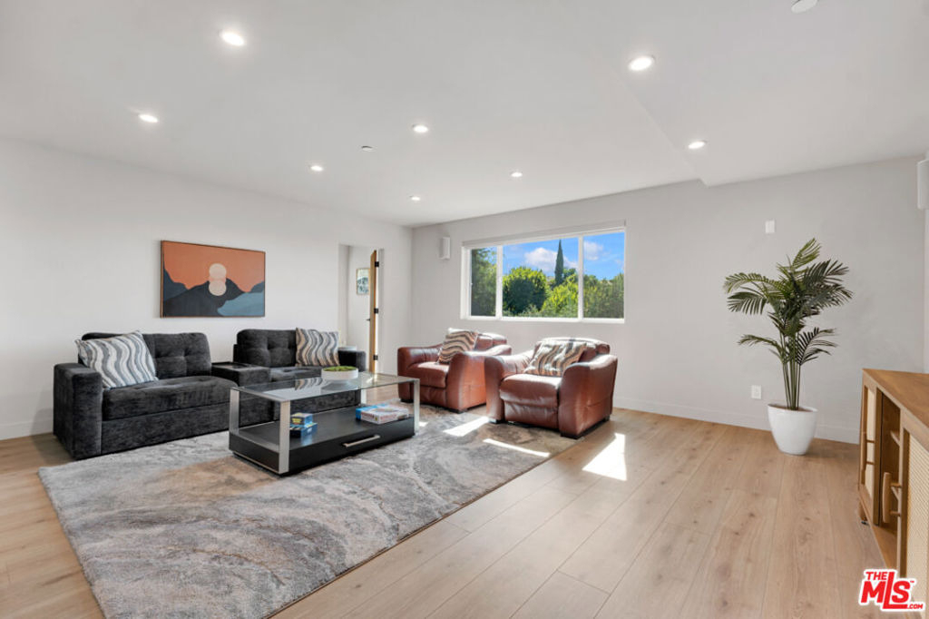 7966 Mulholland Drive - Photo 23