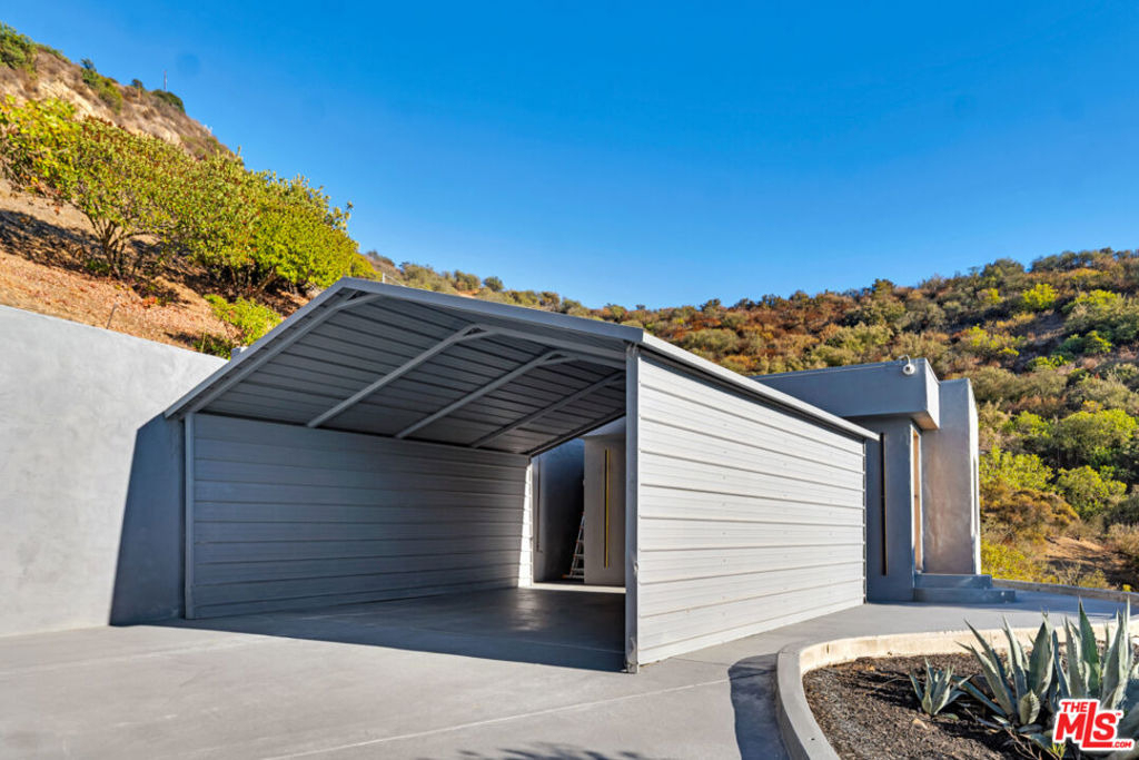 7966 Mulholland Drive - Photo 46