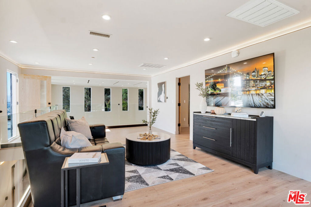 7966 Mulholland Drive - Photo 38