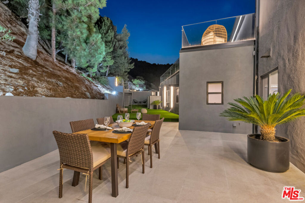 7966 Mulholland Drive - Photo 51