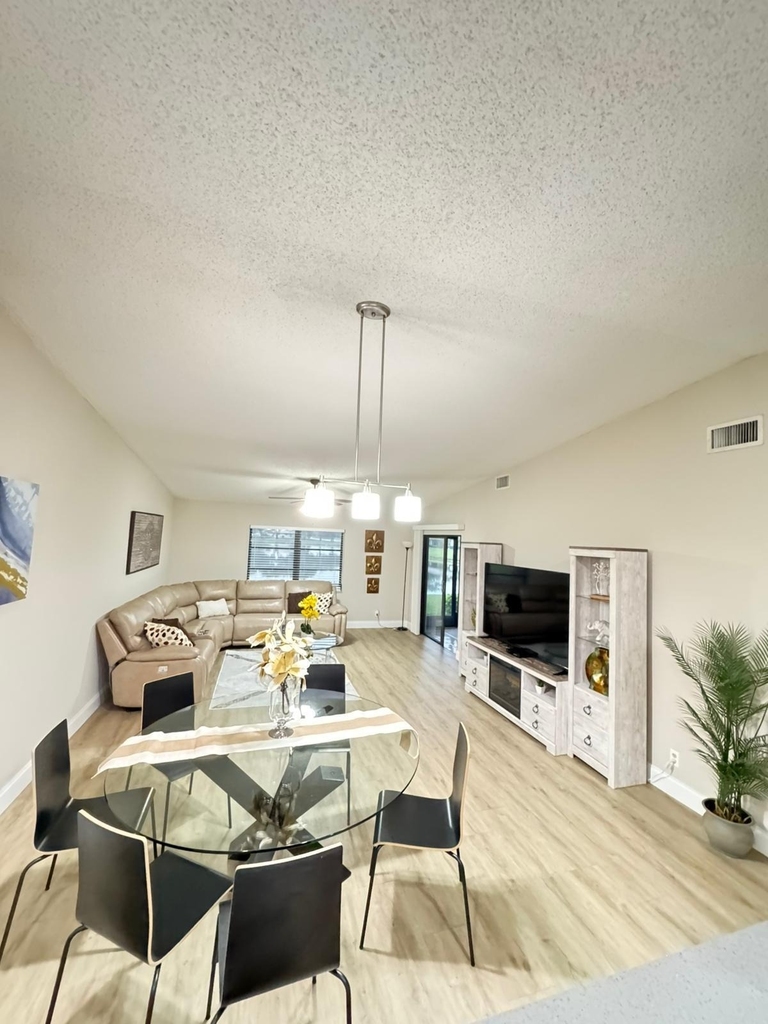 18560 Sunburst Lane - Photo 0