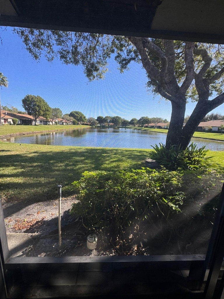 18560 Sunburst Lane - Photo 2